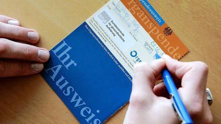 In Zukunft wird der Organspende-Ausweis in seiner alten Form nicht mehr gebraucht. Alle Versicherten werden regelmäßig zu ihrer Spendebereitschaft befragt.