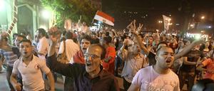 Demonstranten zogen am Montagabend durch das Zentrum von Kairo.