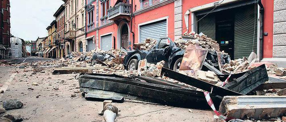 Und die Erde bebt weiter: Blick in einen Straßenzug in Concordia sulla Secchia in der Provinz Modena. Foto: Lorenzo Moscia/dapd