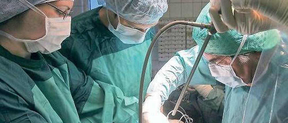 Schwierige Operation: Fresenius will die größte private Krankenhauskette schmieden. Das Projekt läuft. 