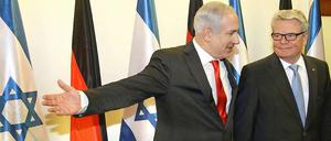 Bundespräsident Joachim Gauck (r.) bei seinem Staatsbesuch in Israel, hier mit dem israelischen Ministerpräsidenten Benjamin Netanjahu.
