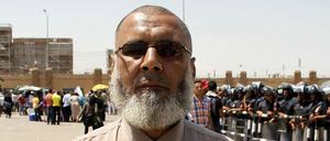 Samir Ahmed, 59, mit einem Bild seines Sohns