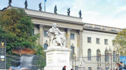 Alma Mater. Die Uni habe sich dabei nicht vor finanziellen Risiken durch das IQB geschützt, heißt es.