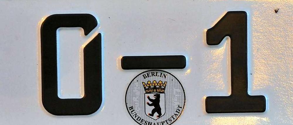 Sind die neuen IP-Adressen wie Nummerschilder? Ist im Netz bald jeder ganz einfach zu identifizieren? Dieser binäre Code ist jedenfalls ziemlich bekannt. Das Nummernschild gehört zum Bundespräsidenten.