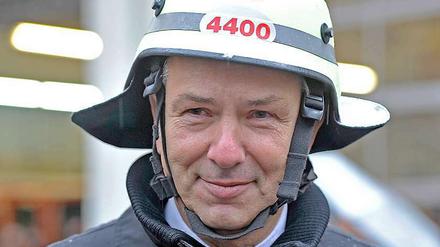 Klaus Wowereit, hier bei einem Besuch bei der Feuerwache Schöneberg.