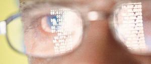 Virtueller Krieg: Hacker und Viren können potenziell ganze Staaten lahmlegen. Foto: Alexander Guth/Keystone