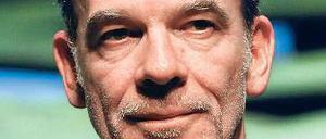 Schauspieler Martin Wuttke will nach einer kurzen Zwangspause wieder auf die Bühne.