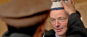 Dirk Niebel war mehrfach bereits in Afghanistan, aber im März hat sich seine Dienstreise besonders gelohnt, weil er für seine Berliner Wohnung einen neuen Teppich erstanden hatte, den er aber Wochen später am Zoll vorbei in Deutschland einführte. 