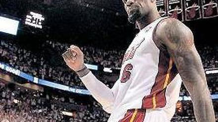 Hier komme ich. LeBron James steht vor seinem größten Triumph. Foto: AFP