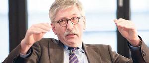 Erfahrung mit Währungspolitik hat Thilo Sarrazin. Mit seiner typischen Art der Zuspitzung will er diese nun zur Buchauflage machen.