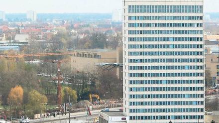 Standortbestimmung. Das Mercure-Hotel soll jetzt doch nicht der geplanten Kunsthalle weichen. Foto: dpa