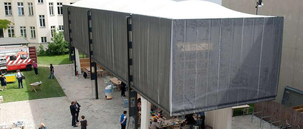 Lange wurde diskutiert, lange gestritten. Nun ist das BMW Guggenheim Lab für die Berliner eröffnet worden.
