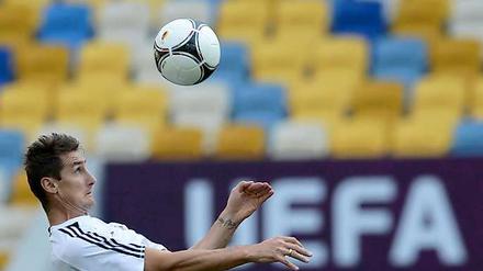 Kopfballstark war Miroslav Klose schon immer. Aber mit zunehmenden Alter hat er noch viel mehr dazugelernt.
