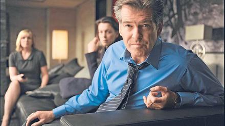 Sein Name ist Brosnan, Pierce Brosnan. Von seinem neuen Film „November Man“, der ab Oktober in Berlin entstehen soll, erhofft sich der irische Schauspieler und Produzent viel: den Start einer neuen Filmmarke, vergleichbar 007 oder „Star Wars“. Auf dem Foto ist er im Roman-Polanski-Film „Der Ghostwriter“ zu sehen.