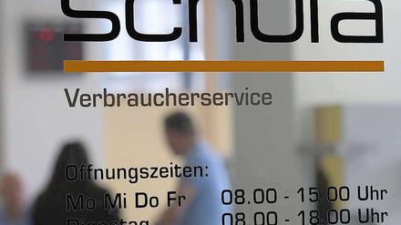 "Schufa - Wir schaffen Vertrauen" - so wirbt die Auskunftei für sich. Doch ihre Pläne, Daten von Facebook-Usern auszuwerten, stößt auf heftige Kritik.