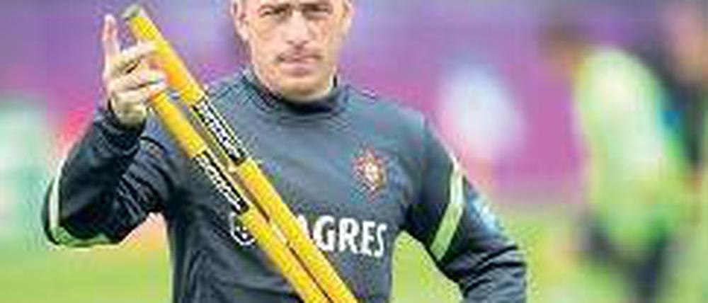 Paulo Jorge Gomes Bento ist mit 42 Jahren der jüngste Trainer aller Teilnehmer bei der Europameisterschaft 2012.