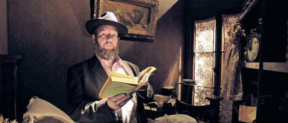 Huldigung vor Ort. Im Dubliner Arbeitszimmer von James Joyce, am Bloomsday 2009. Foto: Niall Carson/picture-alliance