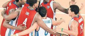 Von wegen Selbstläufer. Auch die Volleyball-Großmacht Kuba muss sich erst noch für die Olympischen Spiele in London qualifizieren. Foto: dpa