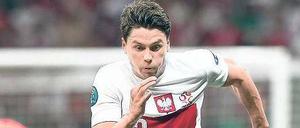 Spiel mit Schlagseite. Sebastian Boenisch hat auf links große Probleme.