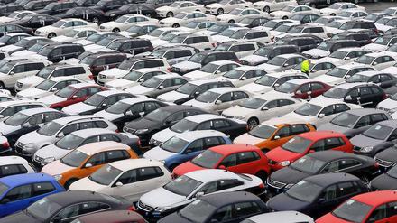 2020 sollen Neuwagen im Schnitt nur noch 3,7 Liter auf 100 Kilometer verbrauchen. Das ergibt sich aus dem von der EU vorgeschlagenen CO2-Grenzwert von 95 Gramm pro Kilometer. 