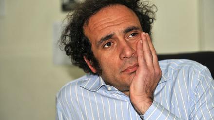 Amr Hamzawy (43) ist Politologe und hat lange als Wissenschaftler in Berlin gelebt und gearbeitet. Zurück in Kairo wurde er bei den jetzt annullierten Parlamentswahlen vor sechs Monaten als einziger Liberaler bereits im ersten Wahlgang in die erste demokratische Volksvertretung Ägyptens gewählt.