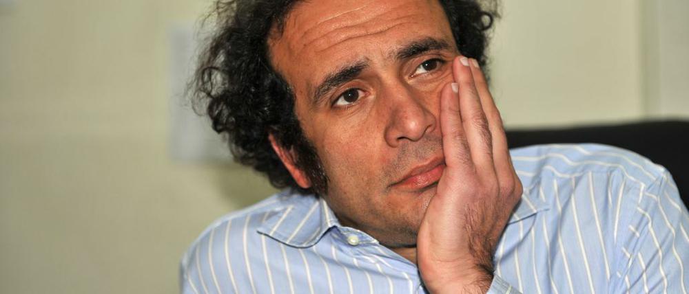 Amr Hamzawy (43) ist Politologe und hat lange als Wissenschaftler in Berlin gelebt und gearbeitet. Zurück in Kairo wurde er bei den jetzt annullierten Parlamentswahlen vor sechs Monaten als einziger Liberaler bereits im ersten Wahlgang in die erste demokratische Volksvertretung Ägyptens gewählt.