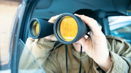 Verdächtiger gesichtet. Ob Ermittler, Sicherheitsberater, Richter, Staatsanwälte, Steuerberater oder investigative Journalisten - der Masterstudiengang „Criminal Investigation“ ist für viele geeignet. Jobchance im Anschluss: gut. Foto: dpa