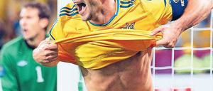 Teilzeit-Torjäger. Andrej Schewtschenko spielt im Klub nur noch selten mit. Gegen Schweden durfte der erfahrene Stürmer ran, er traf gleich doppelt. Foto: dpa