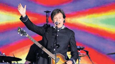 Poptitan? Untertan! Paul McCartney am 4. Juni in London, beim Konzert zum Kronjubiläum der Queen.