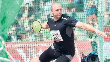 Wuchtig und wichtig. Robert Harting überzeugte auch in Wattenscheid. Er ist keiner, der sich nur im Kreis dreht, sondern immer weiterkommt. Foto: dapd