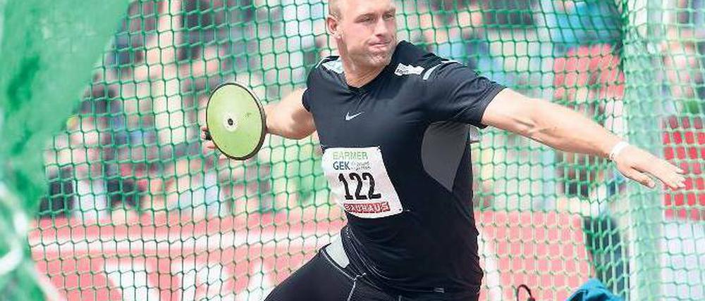 Wuchtig und wichtig. Robert Harting überzeugte auch in Wattenscheid. Er ist keiner, der sich nur im Kreis dreht, sondern immer weiterkommt. Foto: dapd