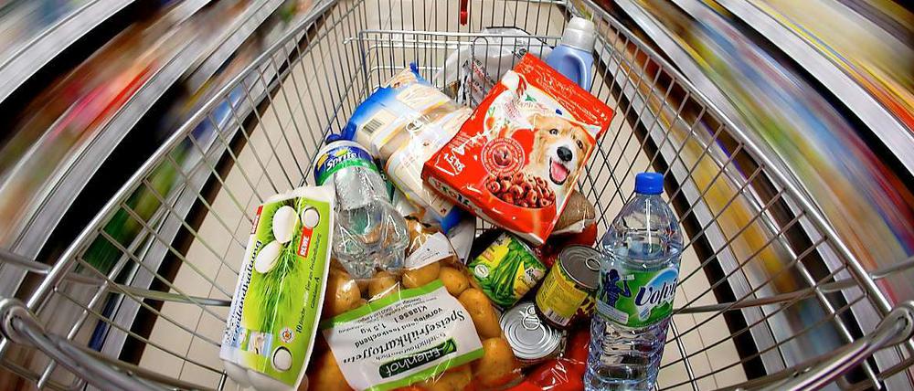 Abgespeist. Verbraucherschützer kritisieren, dass im Früchte-Tee von Hipp so viel Zucker steckt, und dass das alkoholfreie Bier von Clausthaler tatsächlich 0,45 Prozent Alkohol enthält.