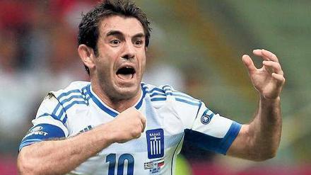 Tragischer Held. Georgios Karagounis, 35, schoss das Siegtor gegen Russland, aber wird das Viertelfinale gelbgesperrt verpassen.