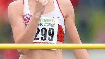 Verunsichert. Ariane Friedrich ist nach ihrer Verletzung noch nicht wieder in Bestform. In Wattenscheid wurde sie zwar Deutsche Meisterin, übersprang aber nur 1,86 Meter. Foto: dpa
