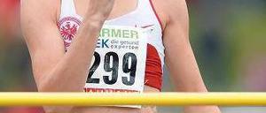 Verunsichert. Ariane Friedrich ist nach ihrer Verletzung noch nicht wieder in Bestform. In Wattenscheid wurde sie zwar Deutsche Meisterin, übersprang aber nur 1,86 Meter. Foto: dpa