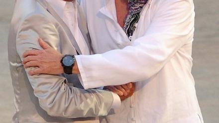 Künftig Kollegen: Dieter Bohlen (links) und Thomas Gottschalk moderieren ab Herbst zusammen die RTL-Show "Das Supertalent". Ob sie sich dort auch so gut verstehen, wie hier bei "Wetten, dass..?" auf Mallorca 2010, wird sich zeigen. 