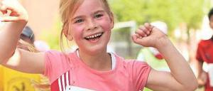 Schnell laufen. Motivation und Training spielen für die Leistungsstärke von Kindern eine größere Rolle als das Geschlecht.