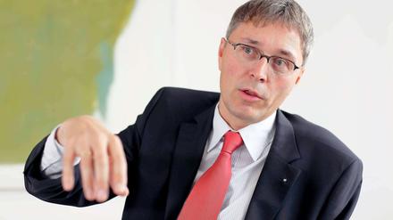 Seit Oktober leitet Jürgen Graalmann (43) den AOK-Bundesverband. Das Versicherungsgeschäft hat der gebürtige Ostfriese bei der Barmer Ersatzkasse von Grund auf gelernt, danach hat er studiert und Karriere gemacht – erst bei der Barmer, dann innerhalb des AOK-Systems.