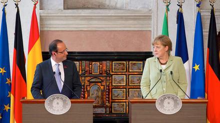 Auf Annäherungskurs. Für Mittwoch hat Frankreichs Präsident François Hollande Bundeskanzlerin Angela Merkel in den Elysée-Palast eingeladen.