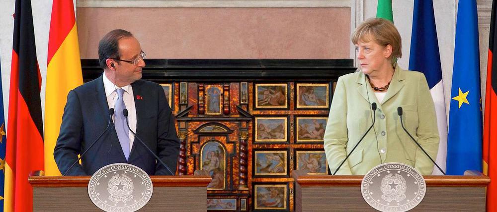 Auf Annäherungskurs. Für Mittwoch hat Frankreichs Präsident François Hollande Bundeskanzlerin Angela Merkel in den Elysée-Palast eingeladen.