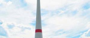 Schutzbedürftig? Auf dem Kongress werben Sicherheitsdienste für ihre Leistungen. Bei Bedarf wird auf Windparks auch „mit Hund, bewaffnet, motorisiert“ aufgepasst. Foto: p-a/dpa