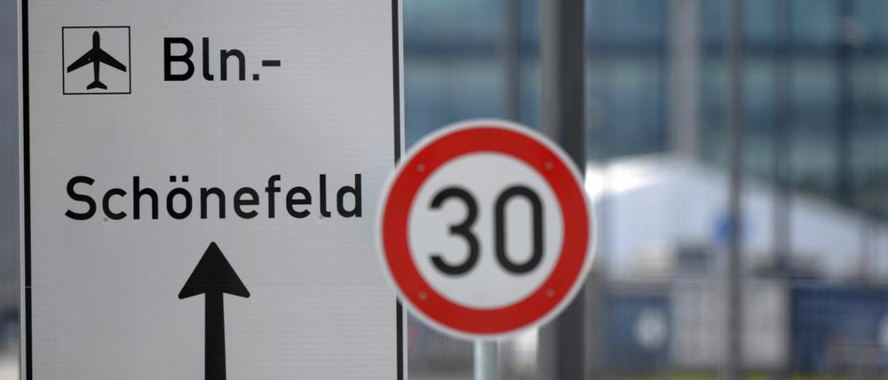 Zur Eröffnung des Flughafen BER geht es nun vielleicht doch nicht so "schnell", wie gehofft.