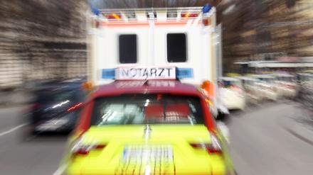 Müssen gesetzlich versicherte Patienten tatsächlich ab 1. Juli erst einmal selbst für Rettungswagen-Einsätze bezahlen? Im Streit um die Kostenabrechnungen gibt es ein neues Schreiben der Krankenkassen, aber noch keine Annäherung. 