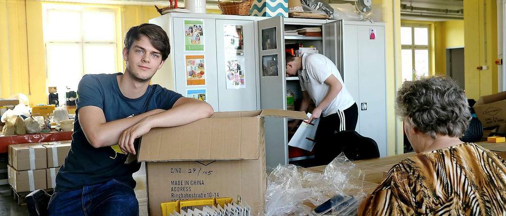 Ein Jahr Bundesfreiwilligendienst. Max Pritzkoleit . Er arbeitet in der Werkstatt "Integral" für Menschen mit Behinderungen in Berlin.