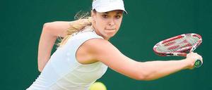 Mit starker Rückhand. Sabine Lisicki hatte mit der Kroatin Martic in der ersten Runde von Wimbledon wenig Probleme. Foto: AFP
