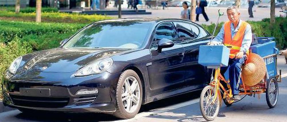 Marktanteil von mehr als 20 Prozent. Die deutschen Marken verkaufen in China in diesem Jahr rund 400 000 Neuwagen mehr als in Deutschland. 