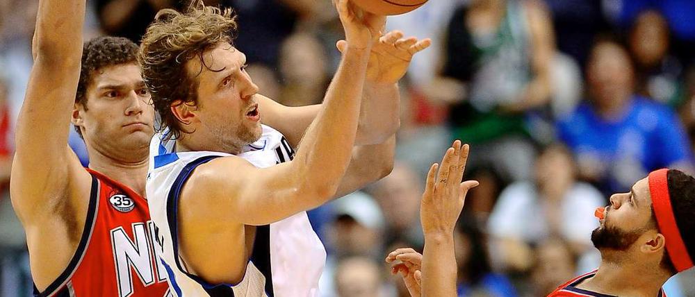 Keine gemeinsame Zukunft. Nowitzki und Williams (r.) werden nicht zusammen für Dallas spielen.