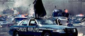 Get cape, wear, die! Wenn Batman mit seinem Umhang von einem 150 Meter hoher Haus spränge, würde er mit 110 Stundenkilometer auf dem Boden aufschlagen - haben Physiker errechnet.