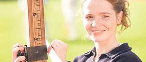 Die Nazis haben die weltbeste Hochspringerin Gretel Bergmann (Karoline Herfurth) als Alibi-Jüdin für die Olympischen Spiele 1936 in Berlin nominiert, damit die Amerikaner ihre Teilnahme nicht absagen. Dann muss die junge Frau das Team verlassen. Foto: NDR