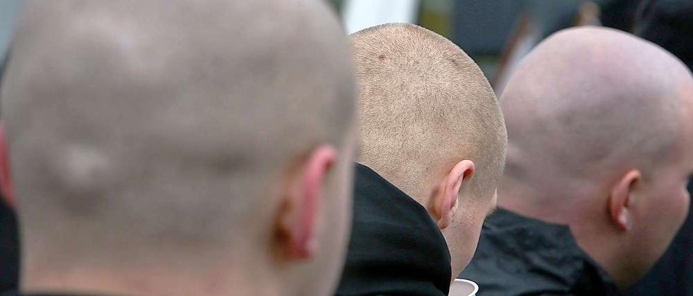 Razzia gegen militante rechte Gruppe in Berlin, Brandenburg und Nordrhein-Westfalen.